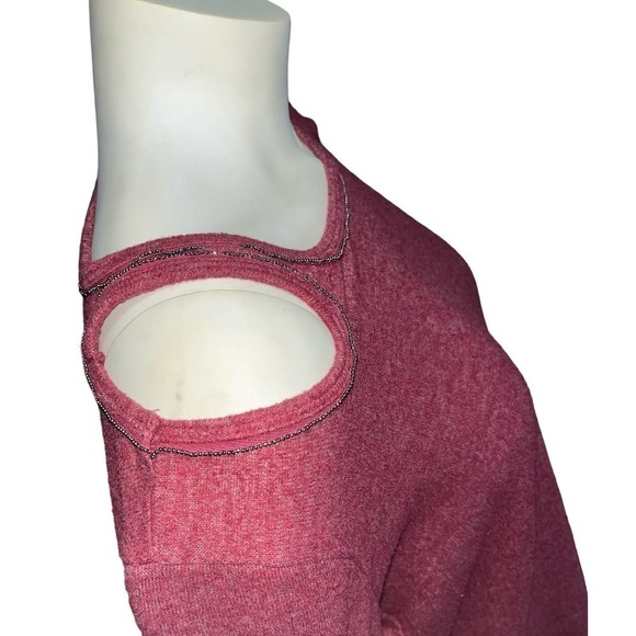 Democracy Women's Long Sleeve One Shoulder Cut Out Assymetric Hem Sweater - Picture 4 of 6